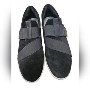 Clark's Ultimate Comfort Collection Kayleigh Charm Loafer Black Suede 6 Med